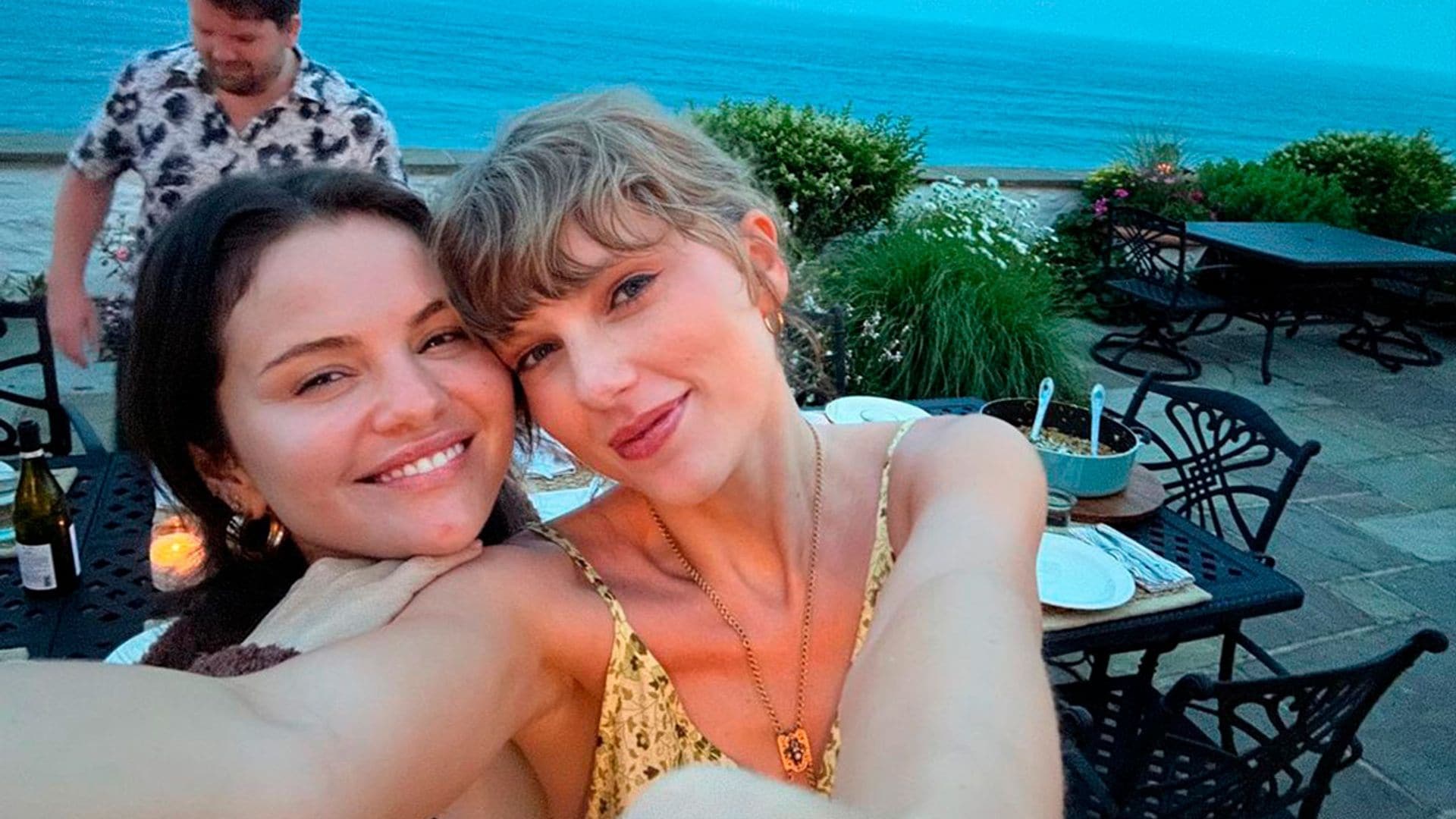 Taylor Swift y Selena Gomez protagonizan la imagen del momento que ya tiene más de 15 millones de 'likes'