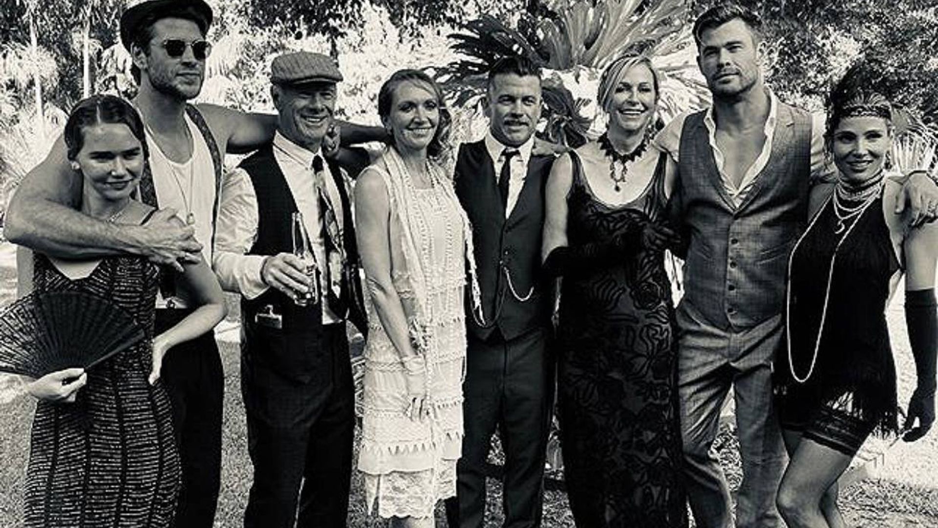 Chris Hemsworth y Elsa Pataky, dos sexys cabareteros en el cumpleaños del hermano del actor