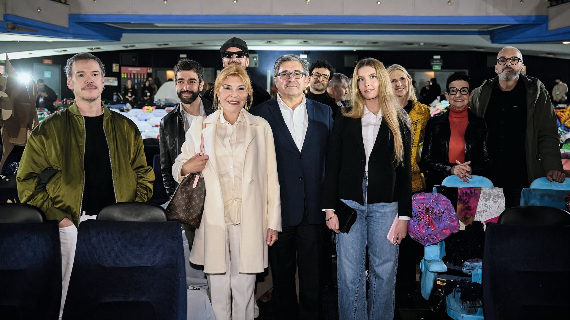 Tita Cervera y su hija, Carmen Thyssen, en el encuentro artístico celebrado en el antiguo cine Comedia, futura sede del Museo Carmen Thyssen de Barcelona