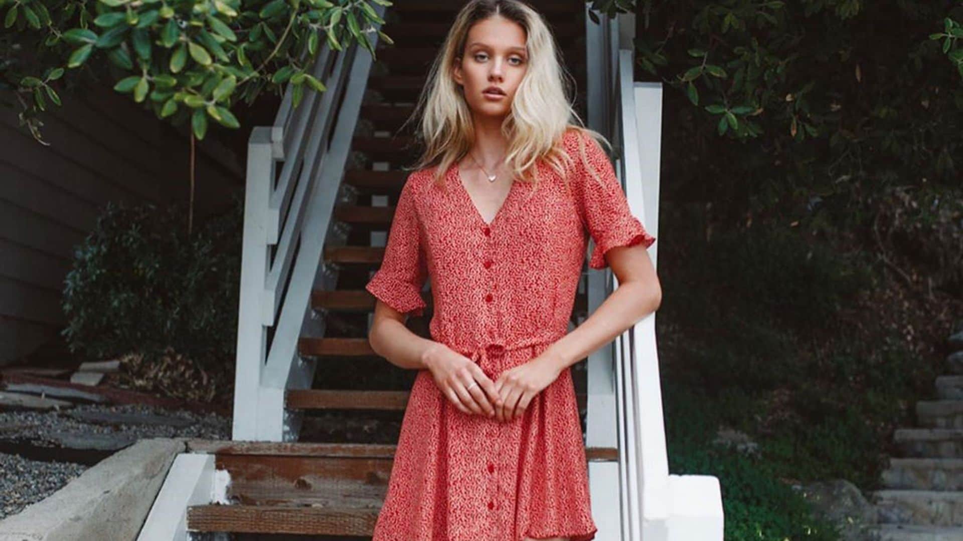 10 vestidos de flores que te quitan dos tallas al instante