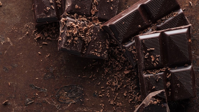 chocolate negro crudo raw