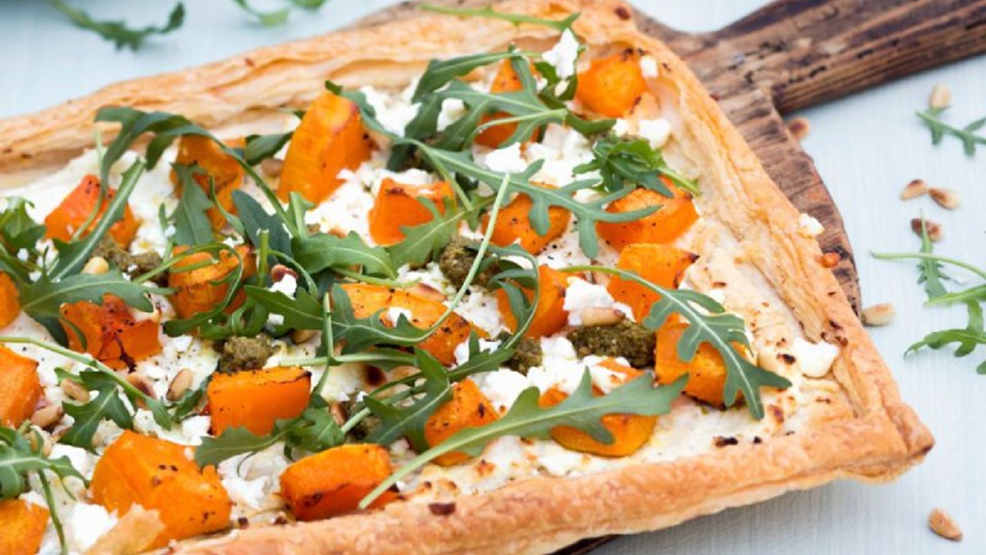 Quiche de calabaza, queso feta y pesto