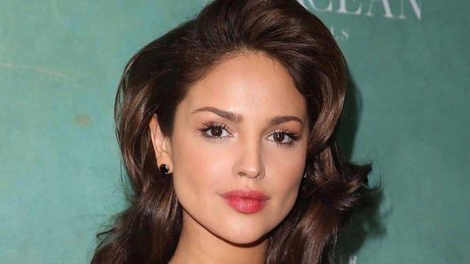 Eiza González comparte una emotiva carta de promesas que escribió de niña