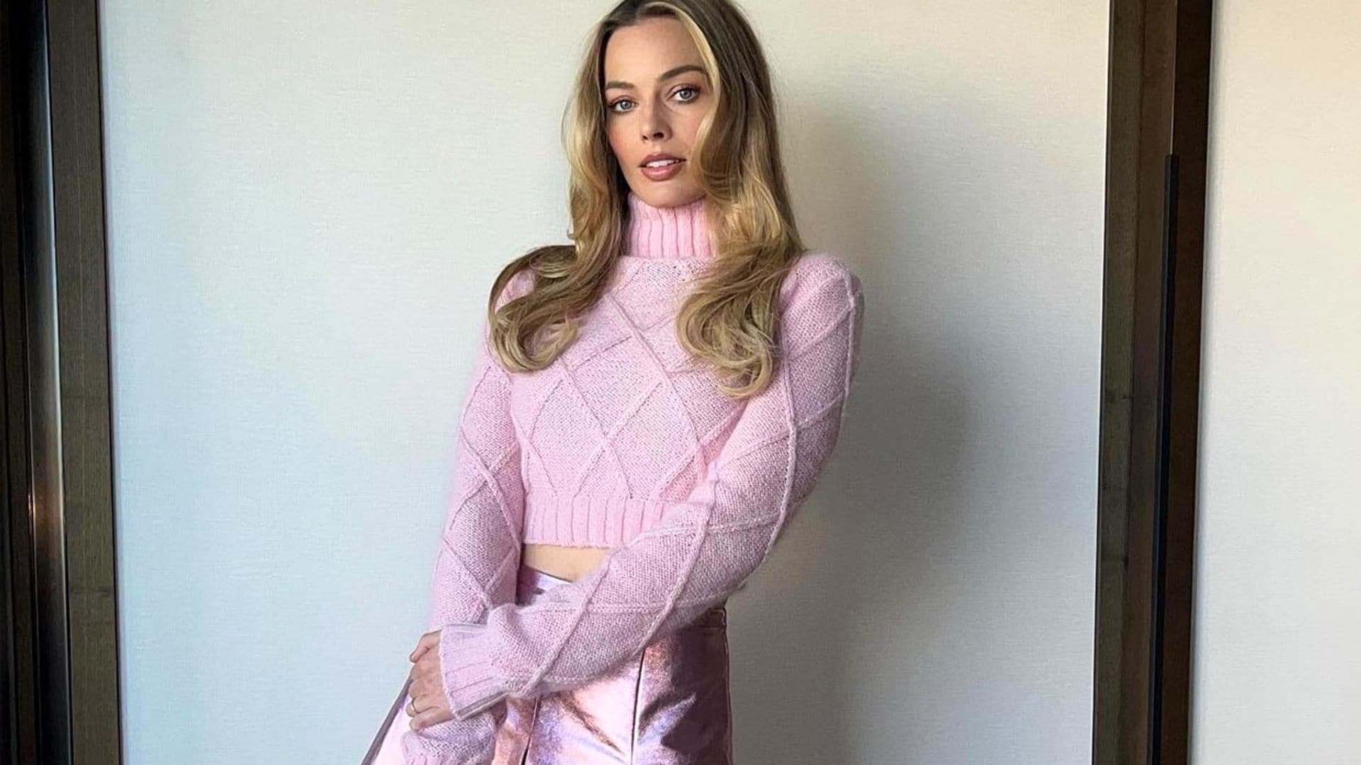 Margot Robbie impacta con el look que ya llevó Christy Turlington hace 29 años en una mítica foto