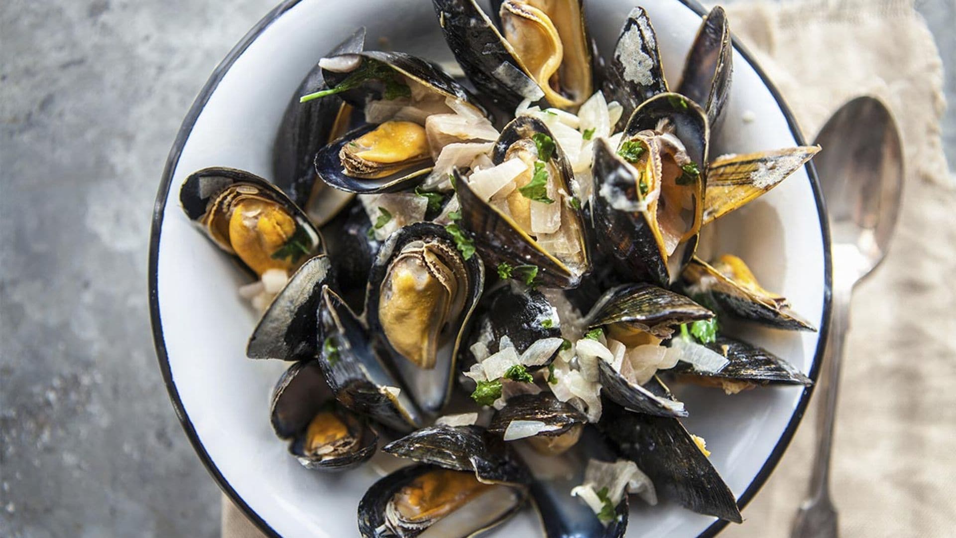 Mejillones en salsa de vino blanco