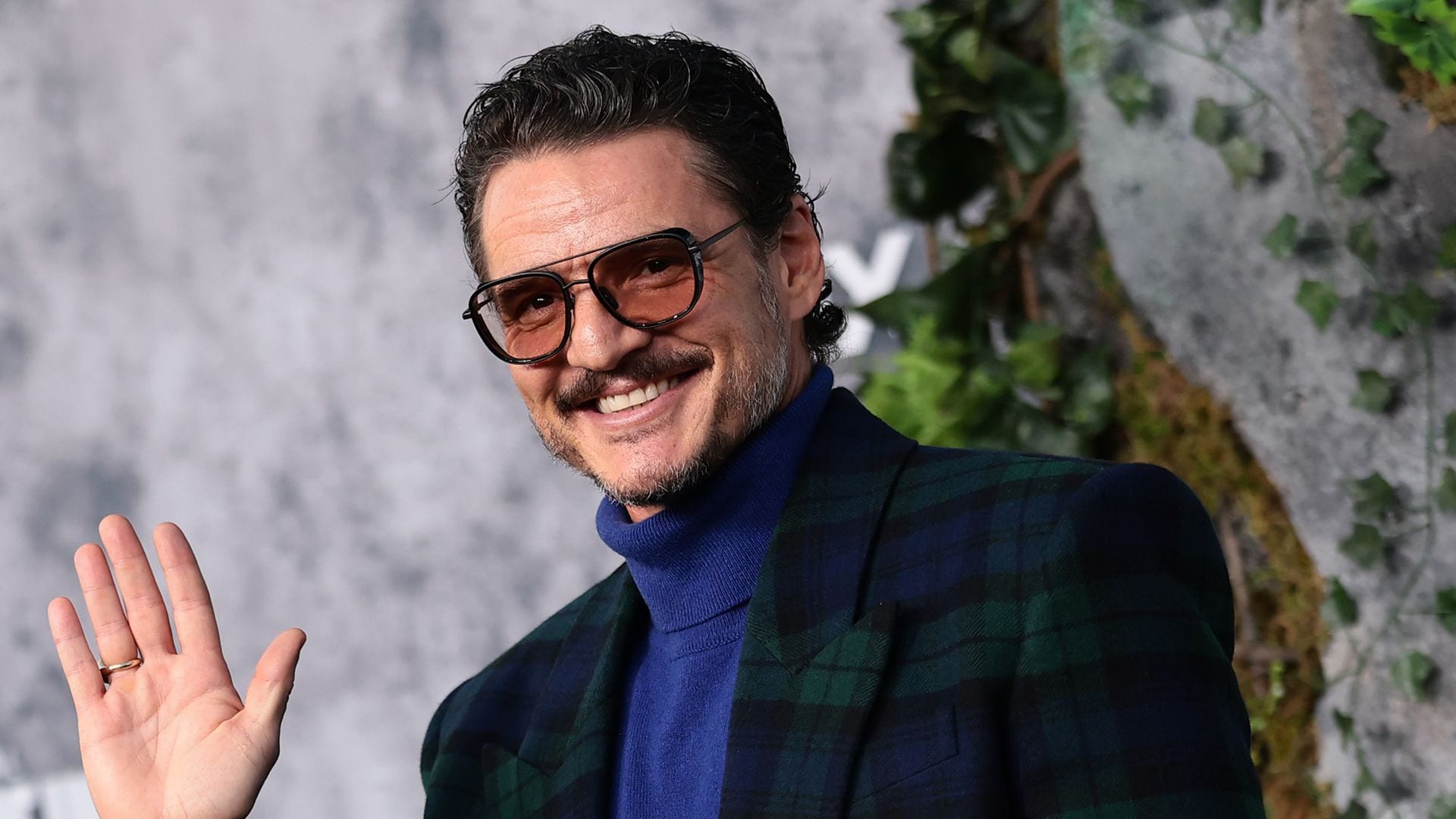Pedro Pascal habla por primera vez de su cercanía con Jennifer Aniston