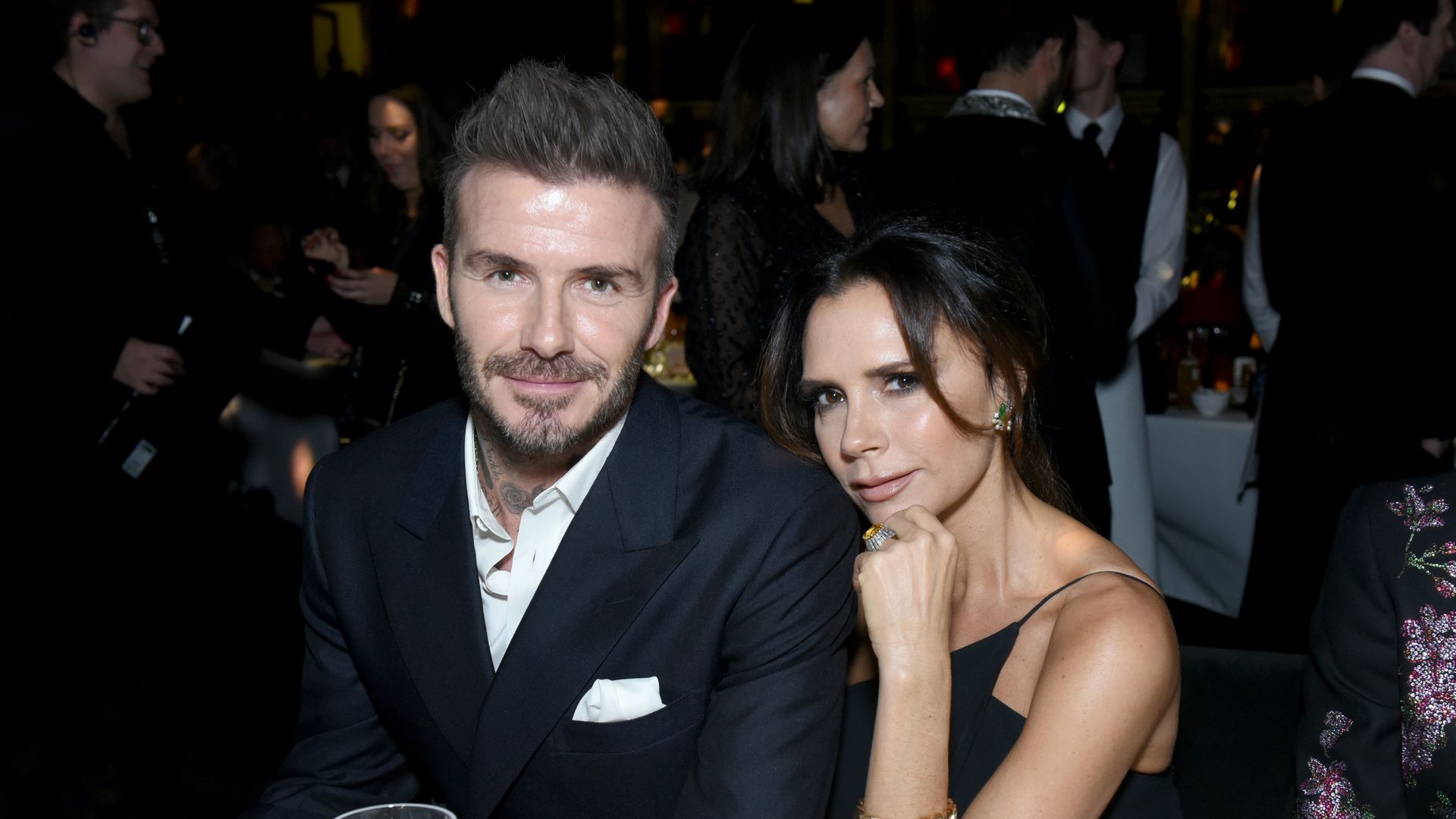 David Beckham y Victoria Beckham asisten a la ceremonia de los Fashion Awards 2018, en colaboración con Swarovski, en el Royal Albert Hall el 10 de diciembre de 2018 en Londres, Inglaterra.