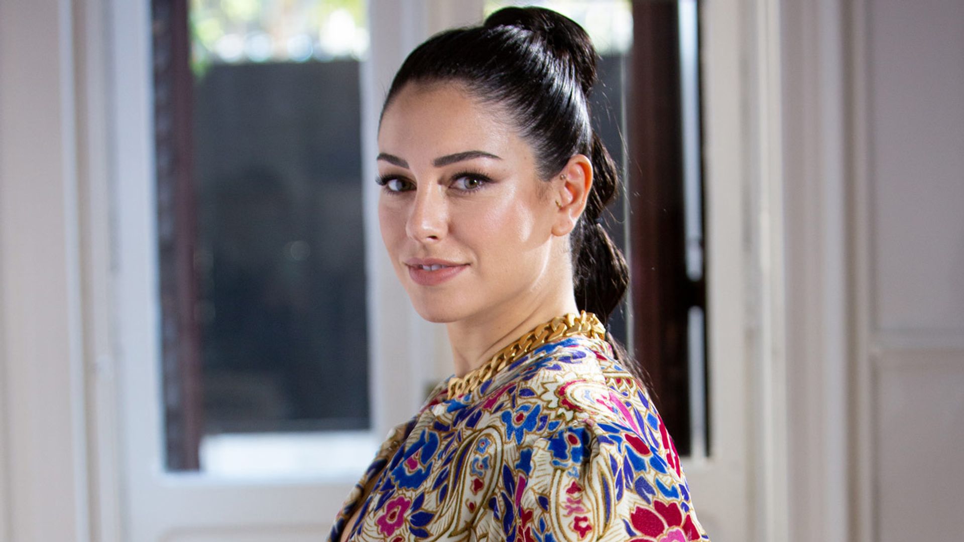 La chaqueta guateada de Blanca Suárez en Tokio salvará tus looks de entretiempo