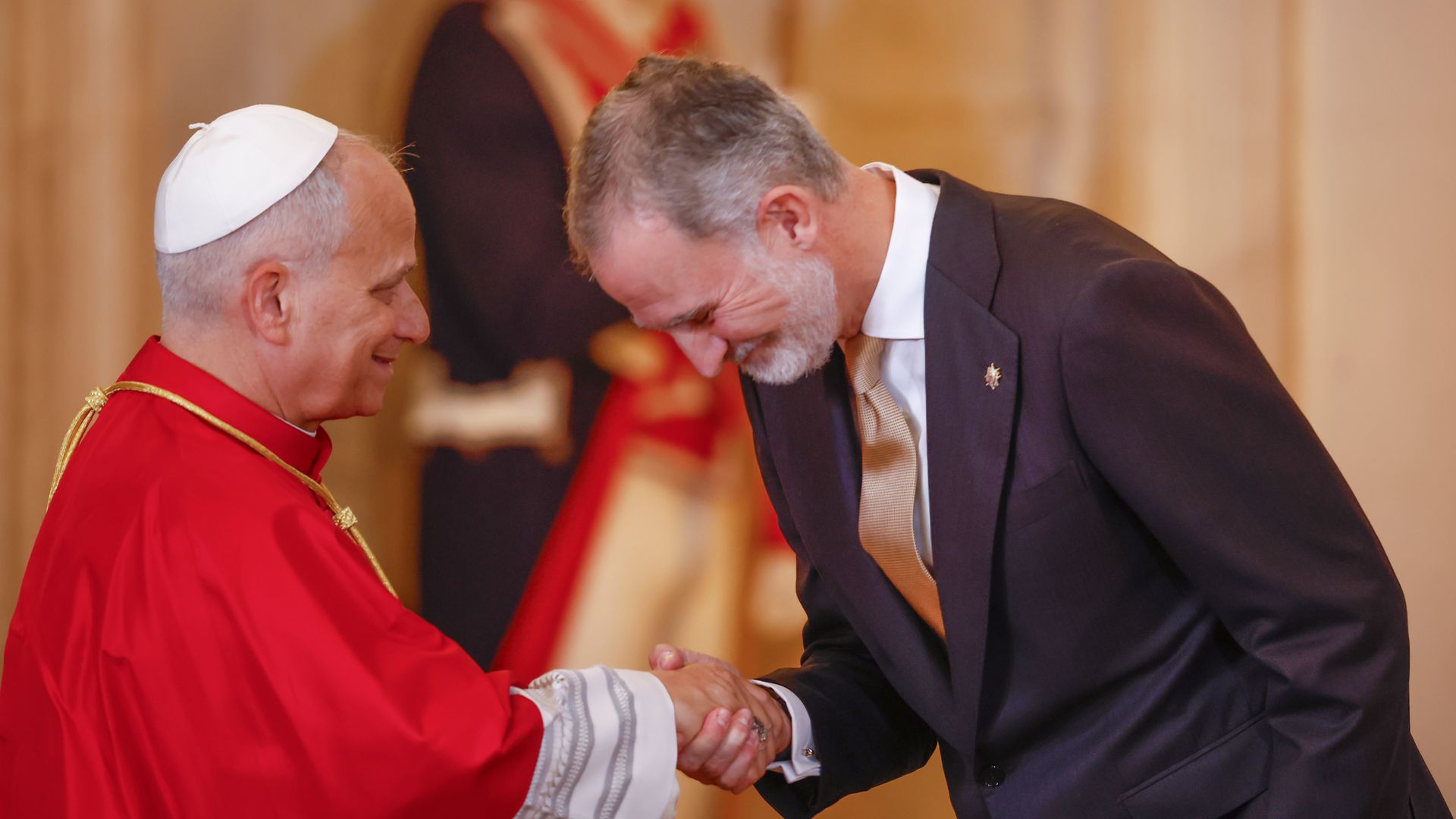 Las 21 imágenes históricas del primer día del papa León XIV en Madrid: de las reverencias de los Reyes al musical de Antonio Banderas