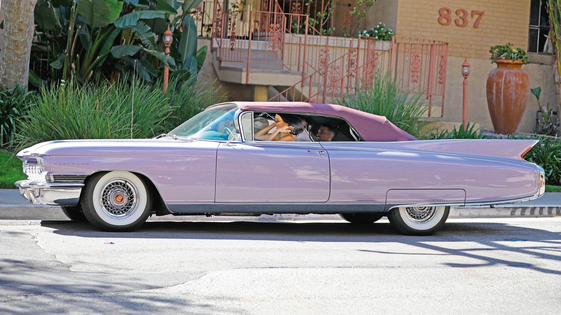Model Kendall Jenner driving in Los Angeles.