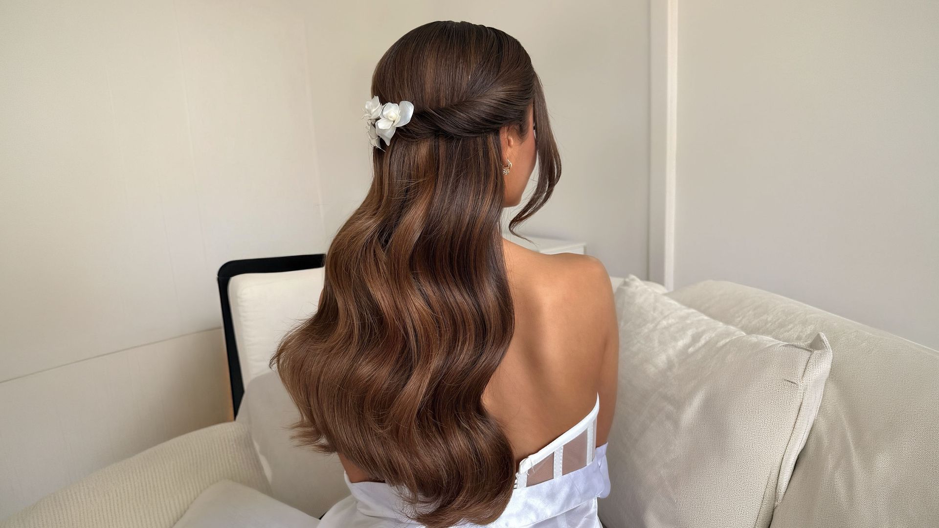Peinado con ondas para novias con mechas
