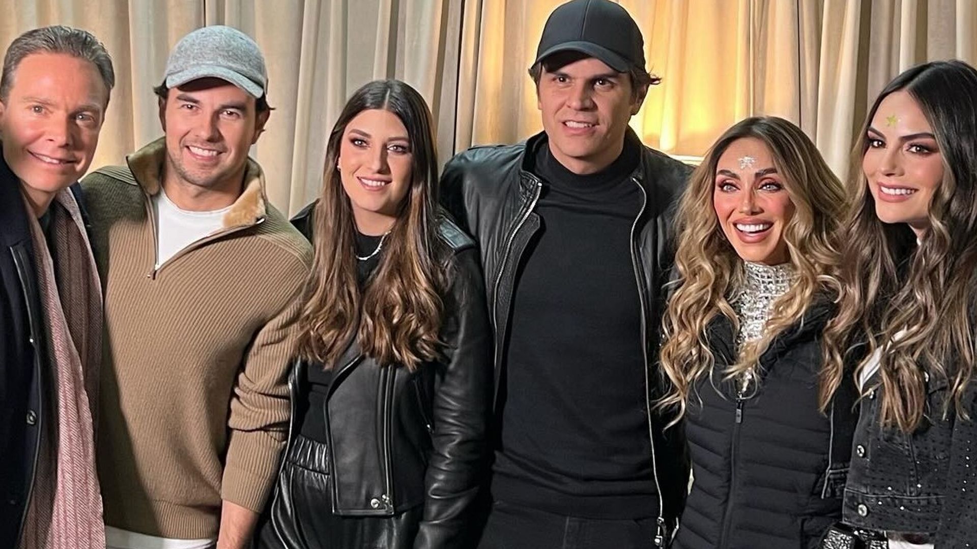 La cita doble de Ximena Navarrete y Juan Carlos Valladares con Checo Pérez y Carola Martínez tras convertirse en compadres