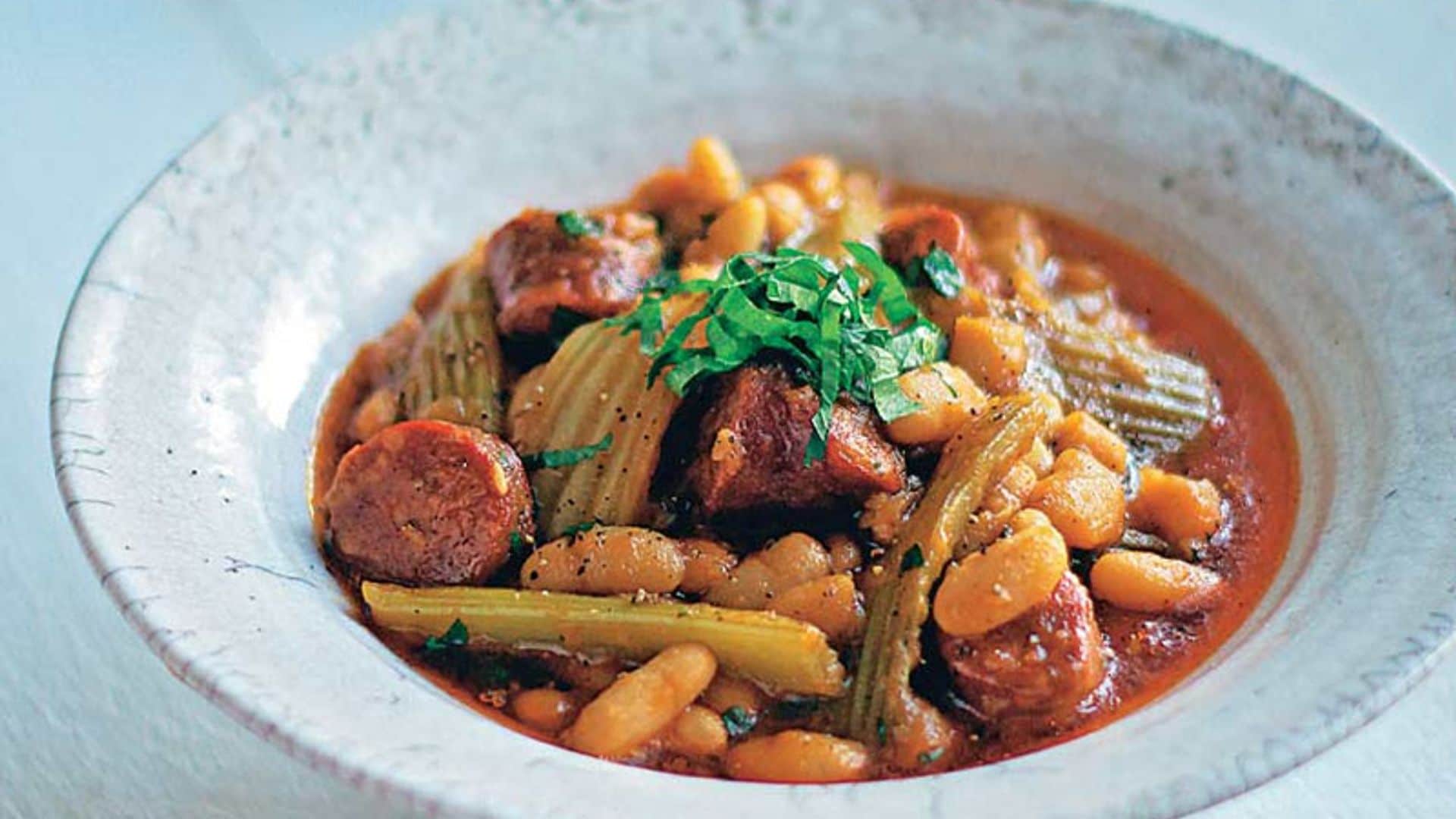 Potaje de alubias, chorizo y apio
