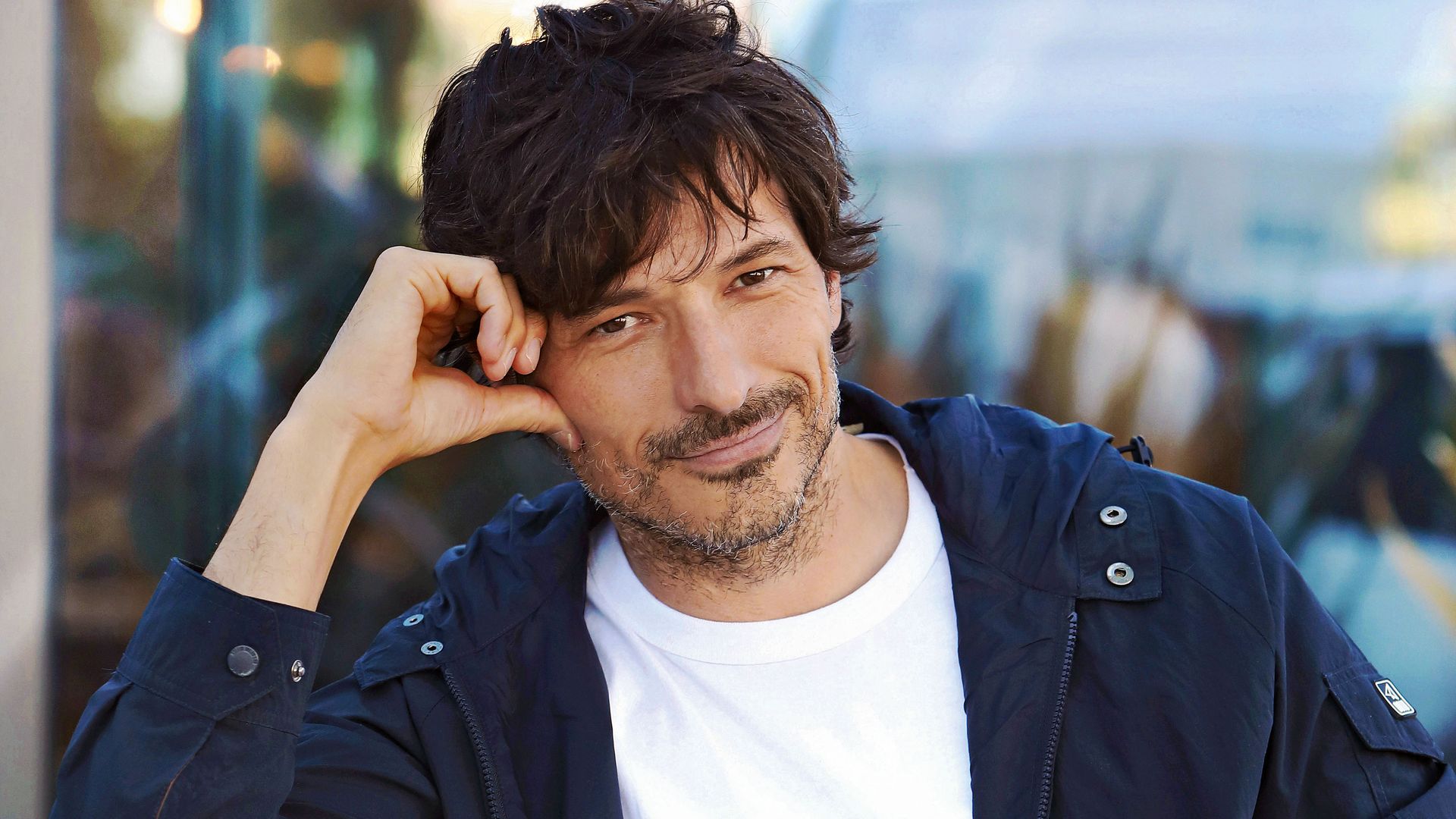 Andrés Velencoso responde a nuestro cuestionario de la felicidad