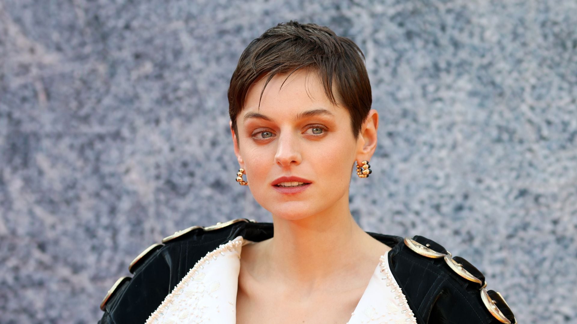 Vestir a Elizabeth Bennet en 2025: el reto estilístico al que se enfrenta la nueva serie de 'Orgullo y prejuicio'