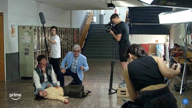 Personajes de 'La que se avecina' grabando en plató