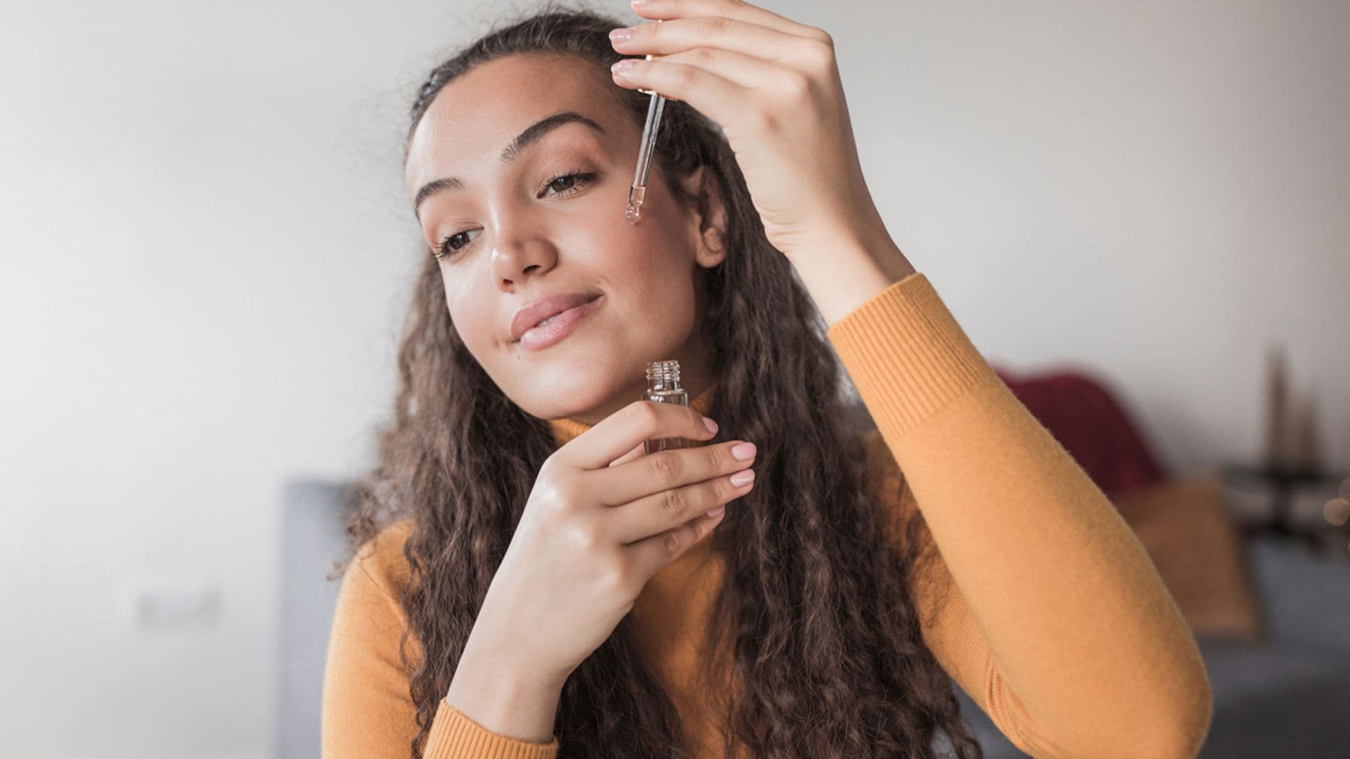 La dermatóloga Leire Barrutia recomienda este sérum antiedad y nosotras hemos encontrado la mejor oferta