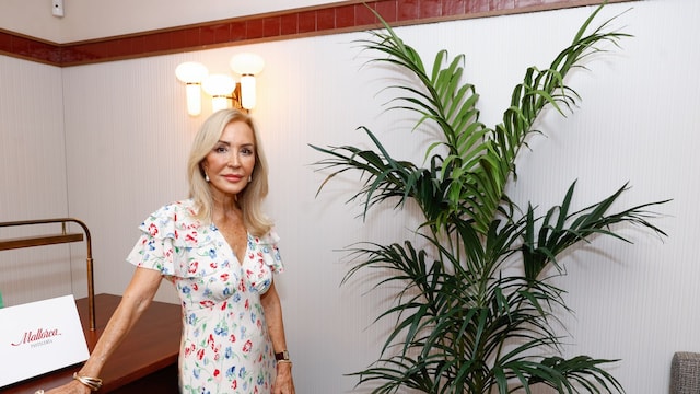 Carmen Lomana durante un evento en la Pastelería Mallorca
