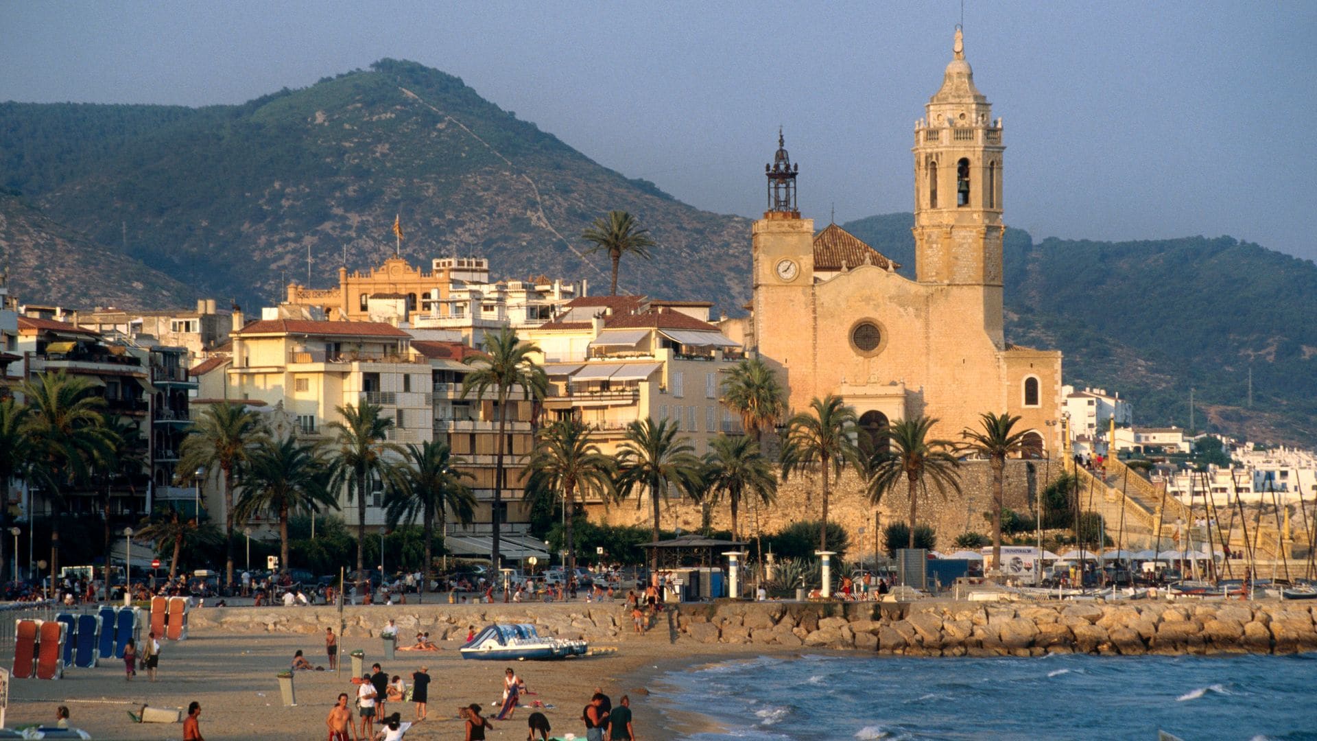 Sitges en 48 horas: la localidad catalana con la playa más bonita, según la inteligencia artificial