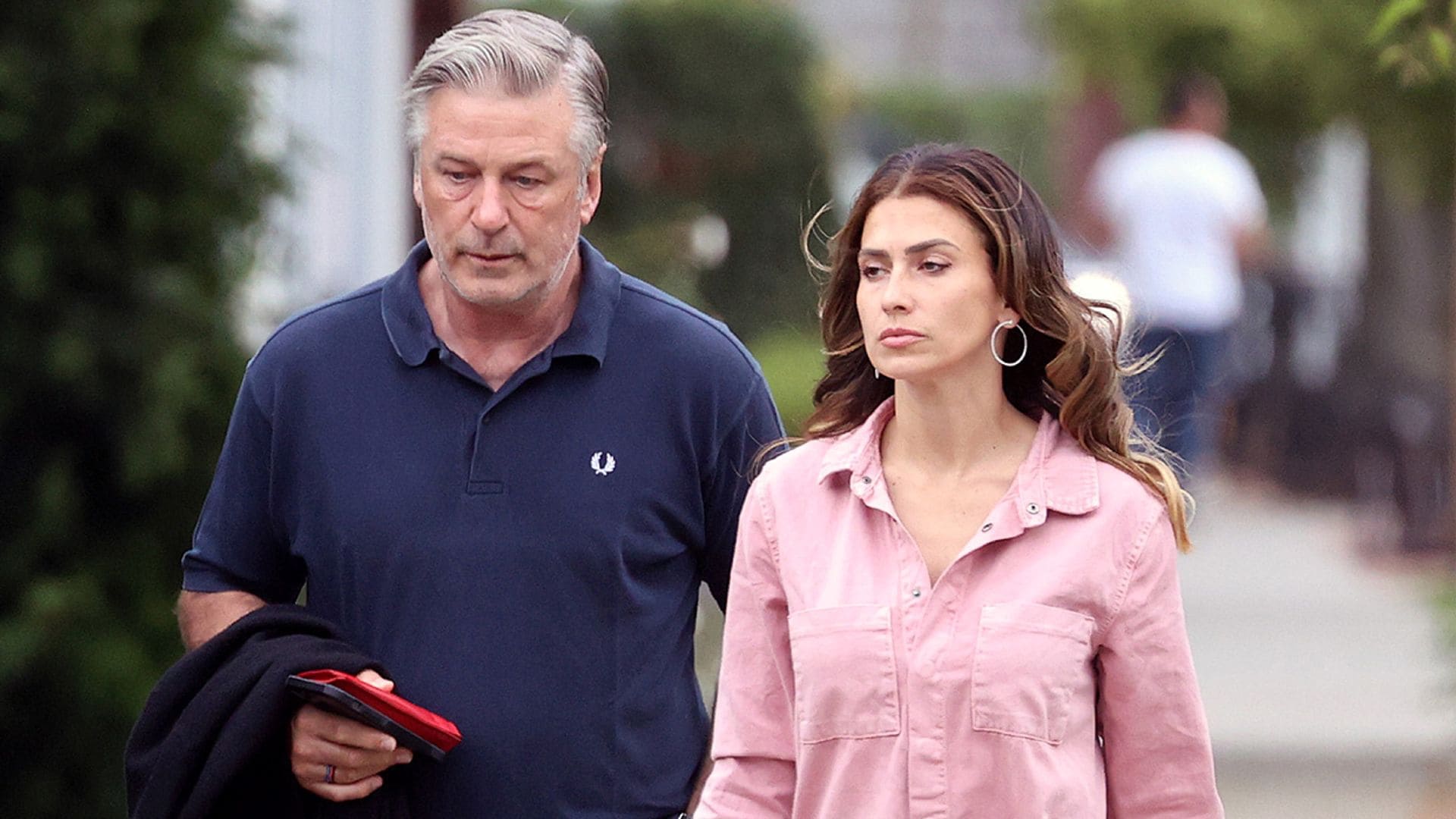 Hilaria Baldwin se pronuncia por primera vez tras el accidente mortal en el rodaje de Alec Baldwin