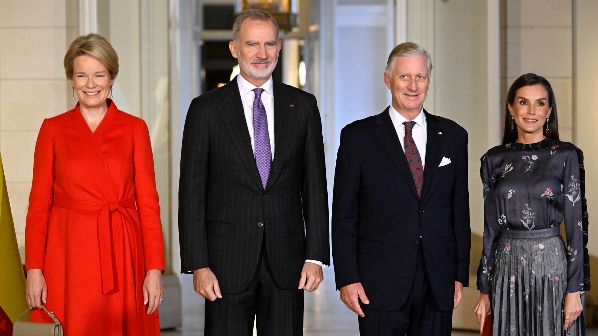 El homenaje de la reina Letizia a Giorgio Armani en Bruselas: ¿estamos ante su mejor look del año?