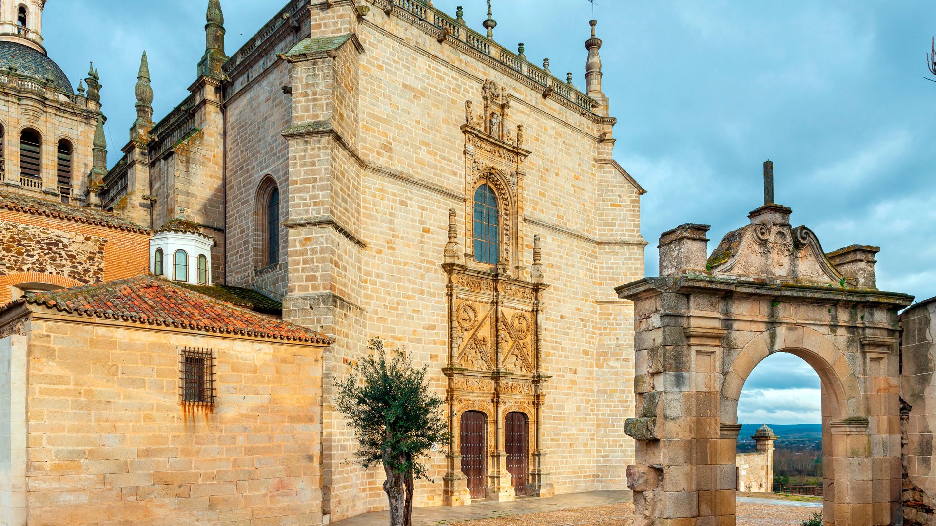 catedral de Santa María de la Asunción en el pueblo de Coria, Cáceres