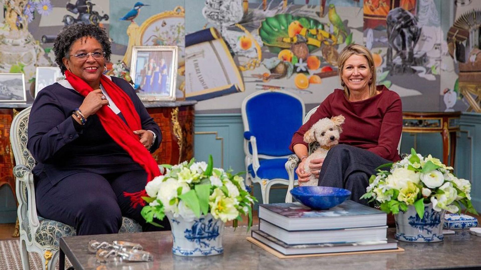 'Mambo', el caniche de la princesa Amalia, se cuela en una audiencia de la reina Máxima