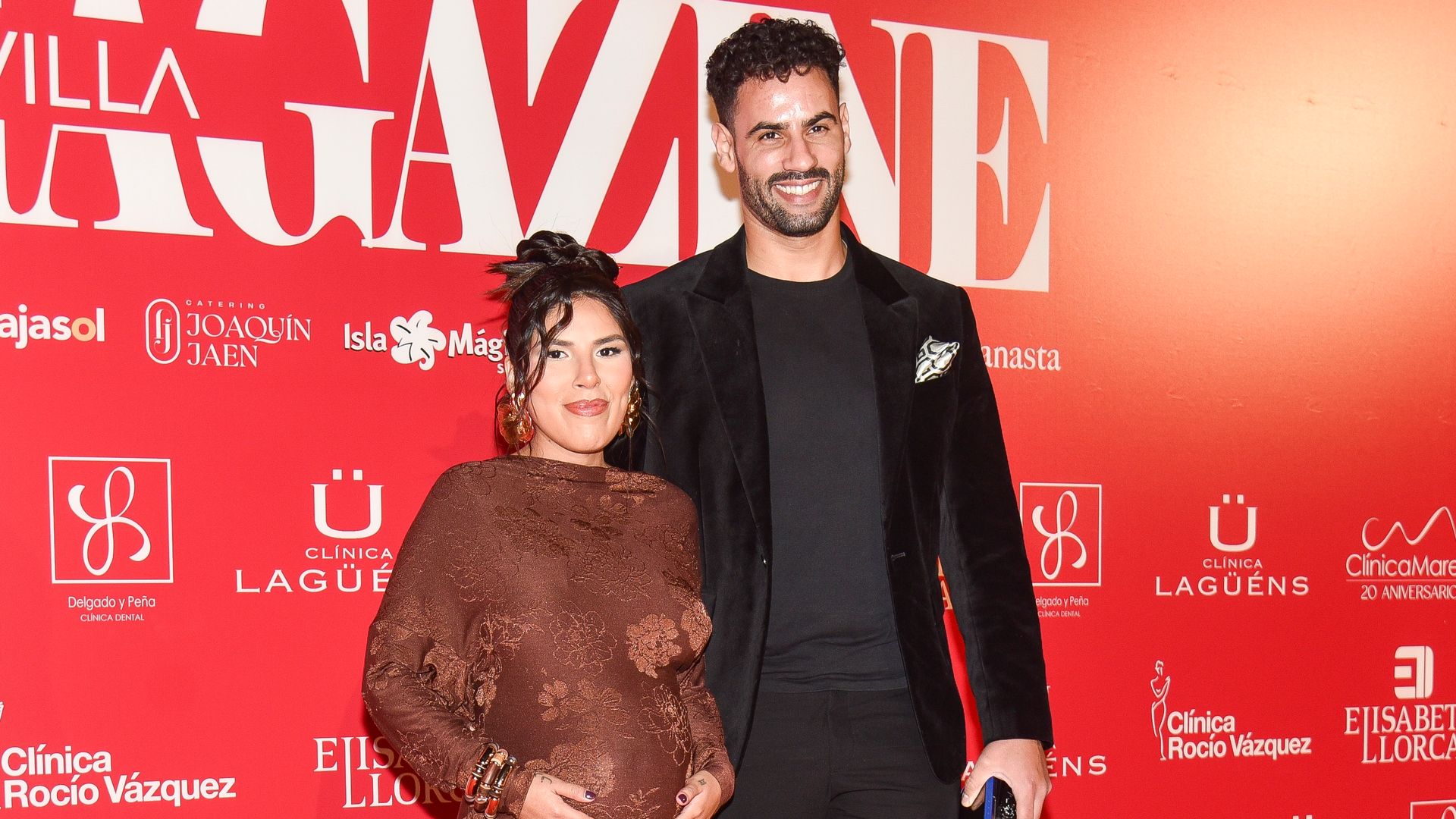 Isa Pantoja presume de embarazo entre besos con Asraf y cuenta cómo vive la recta final