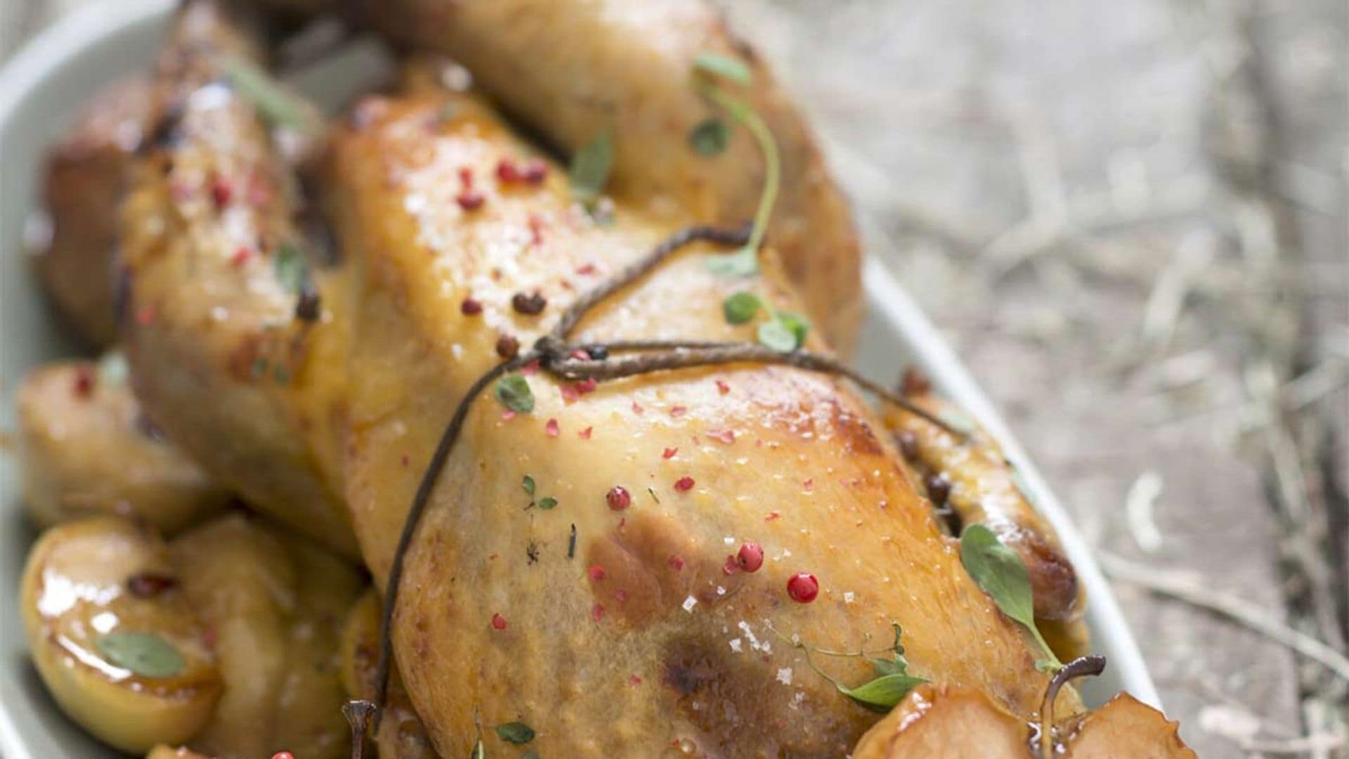 Pollo picantón relleno de manzana y orejones