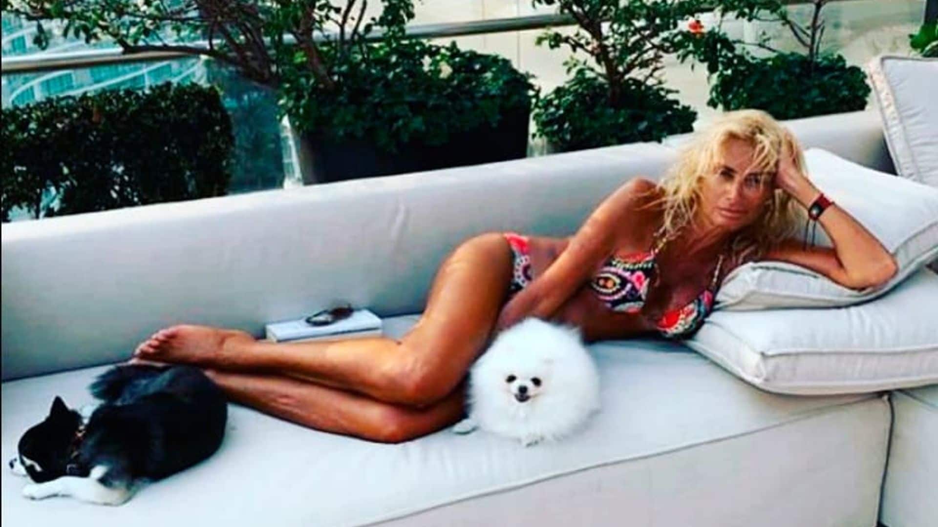 Como nunca antes, Adela Micha posa en bikini por una buena causa
