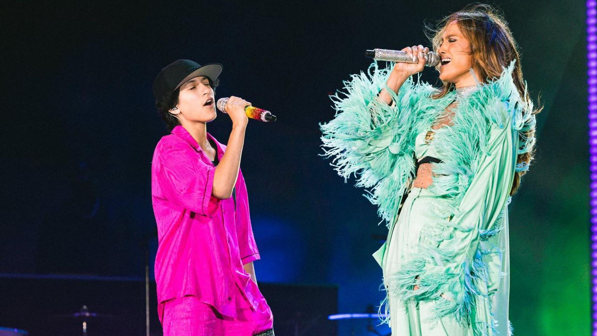 Jennifer Lopez se gana el cariño del público al presentar a su hija Emme con pronombres neutros