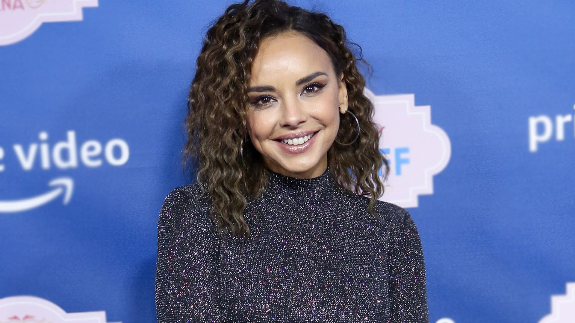Chenoa causa sensación con su look navideño y el peinado estrella para pelo fino