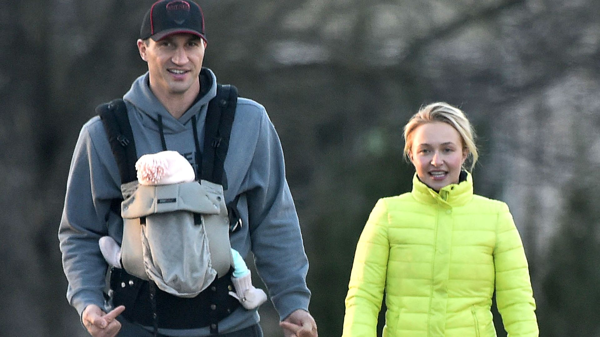 Hayden Panettiere y Wladimir Klitschko pasean junto a su hija Kaya cuando todavía formaban una familia. La pareja se separó en 2018, pero permaneció unida por la pequeña, que hoy tiene 11 años
