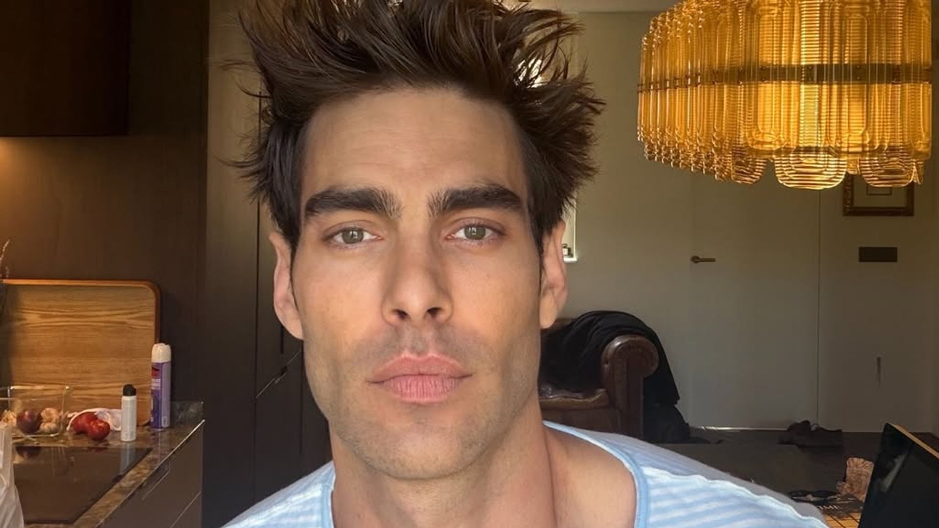 Jon Kortajarena vuelve a escena tras su comentada paternidad: "Los momentos que nadie sabe que pasaron"