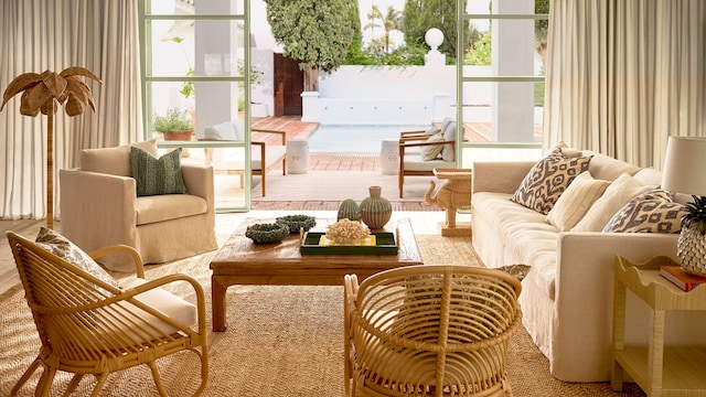 Salón con decoración refrescante veraniega