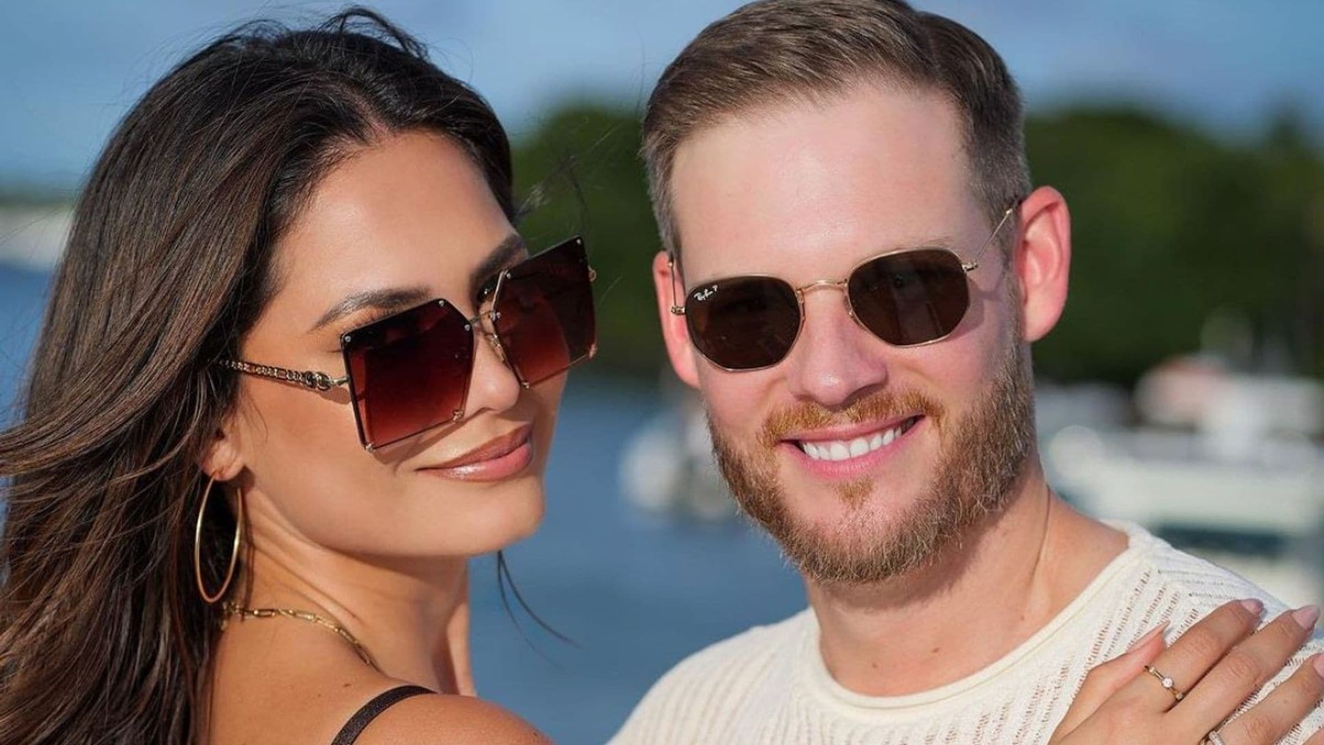 Teniendo a Nueva York como testigo, Andrea Meza y Ryan Antonio se han comprometido