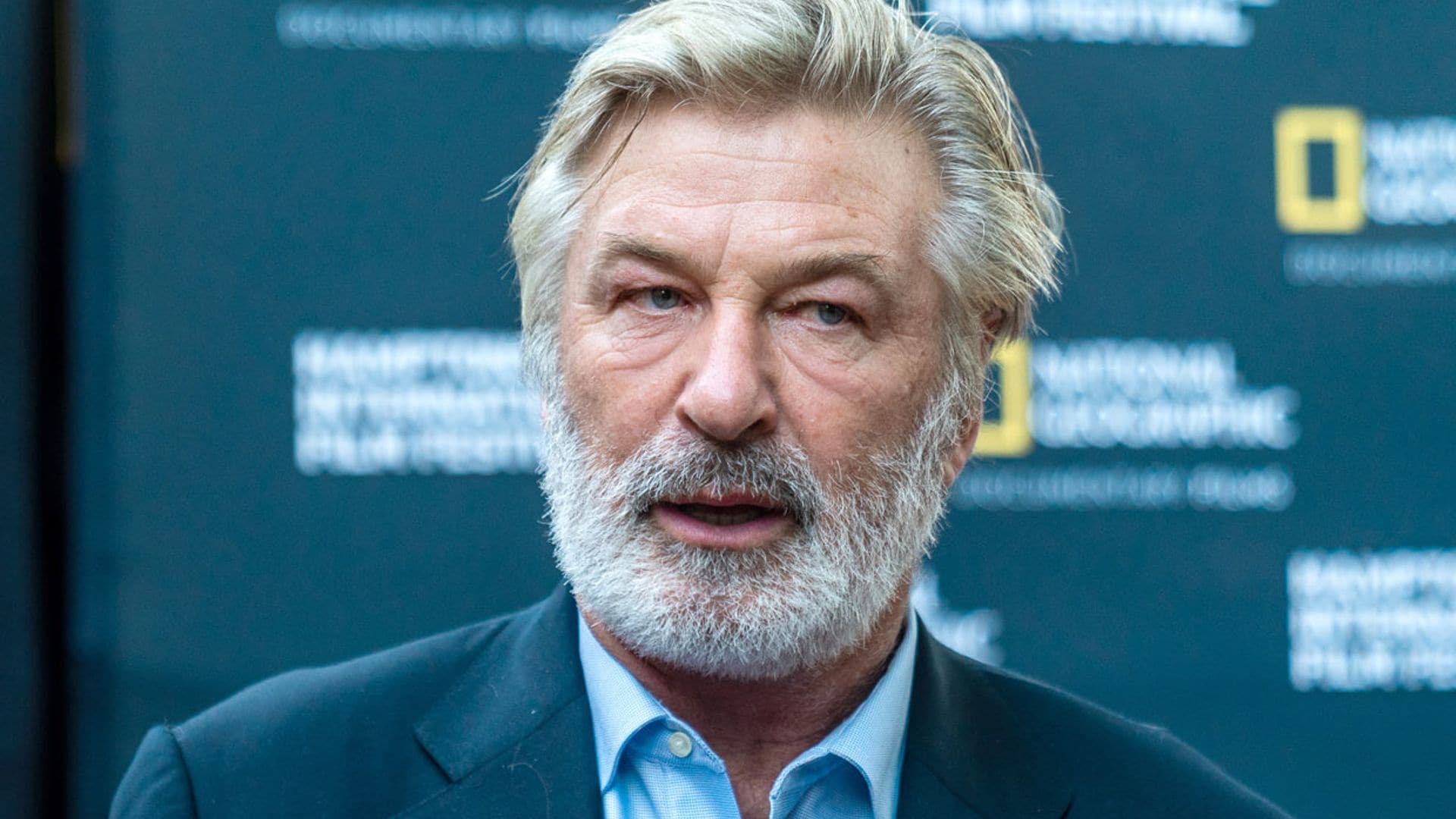 Novedades sobre la trágica muerte de Halyna Hutchins: a Alec Baldwin le dijeron que el arma era segura