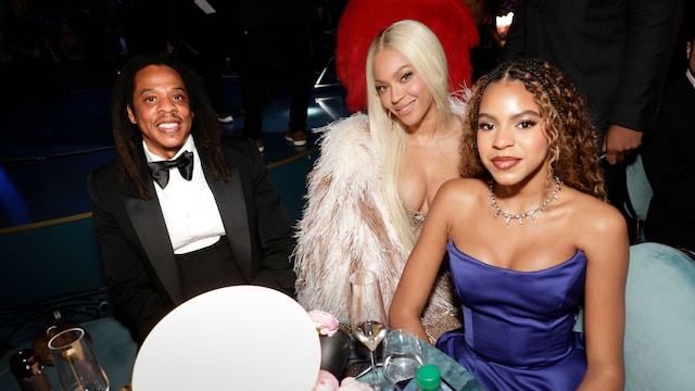 Jay-Z, Beyoncé y Blue Ivy Carter en la 67ª edición anual de los premios Grammy, transmitido en vivo desde Crypto.com Arena en Los Ángeles, California, el domingo 2 de febrero