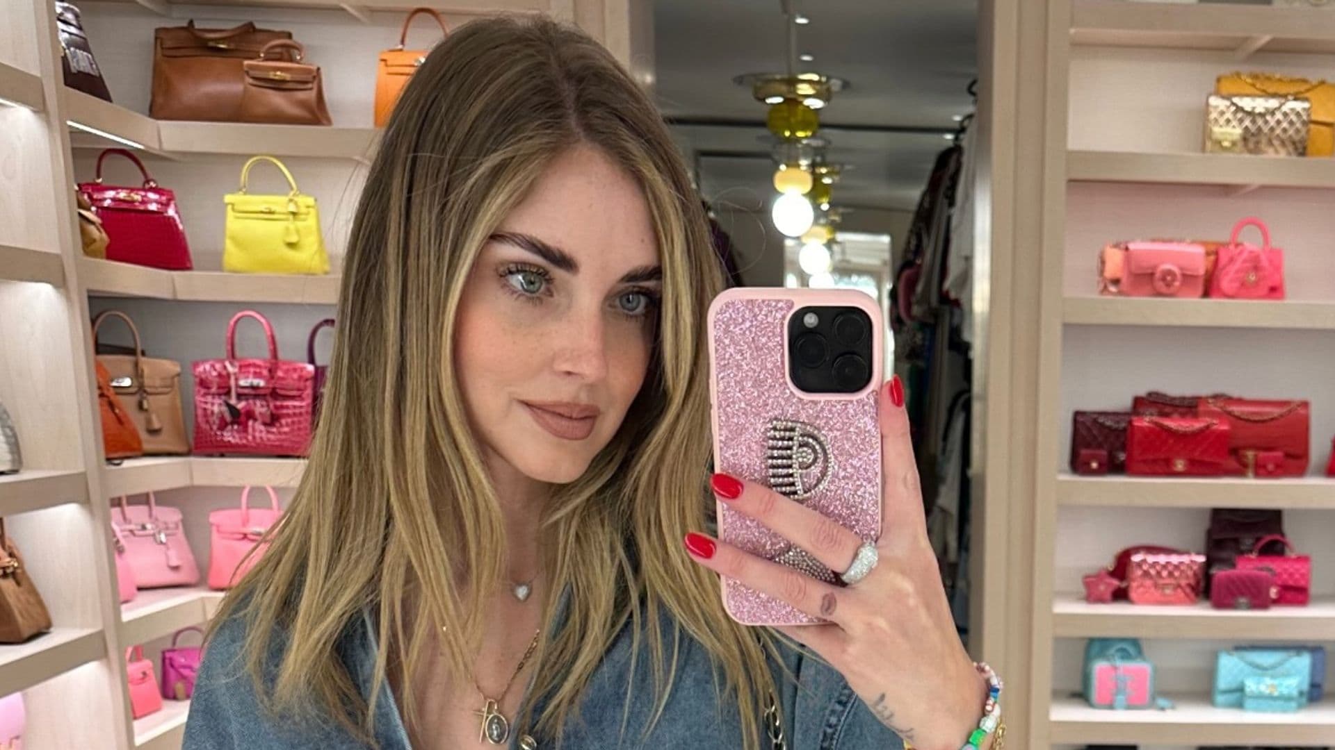 El vaquero favorito de Chiara Ferragni es español y se ajusta a todos los cuerpos como un corsé