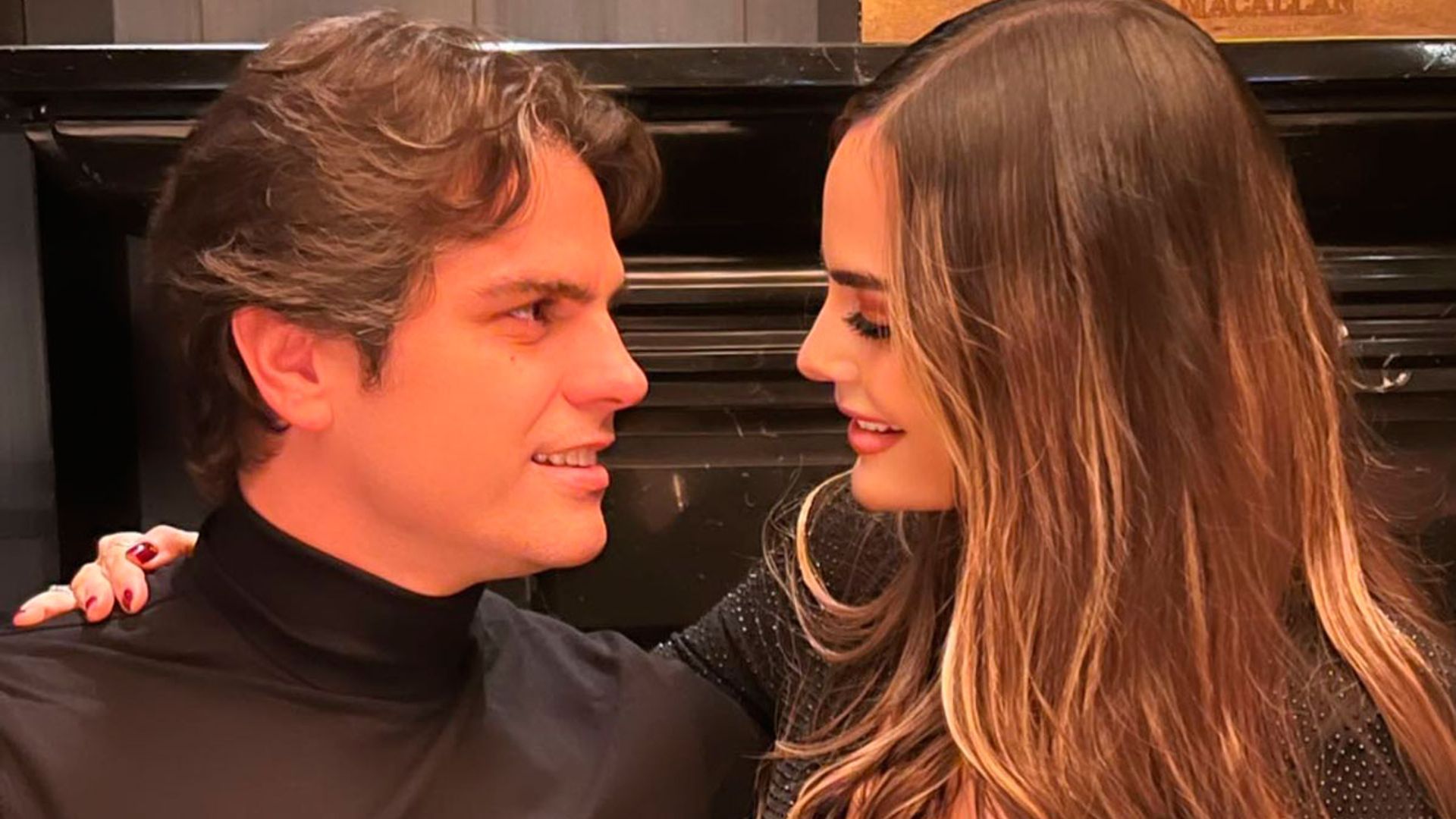 Con una divertida celebración en Madrid, Ximena Navarrete sorprende a su esposo en su cumpleaños