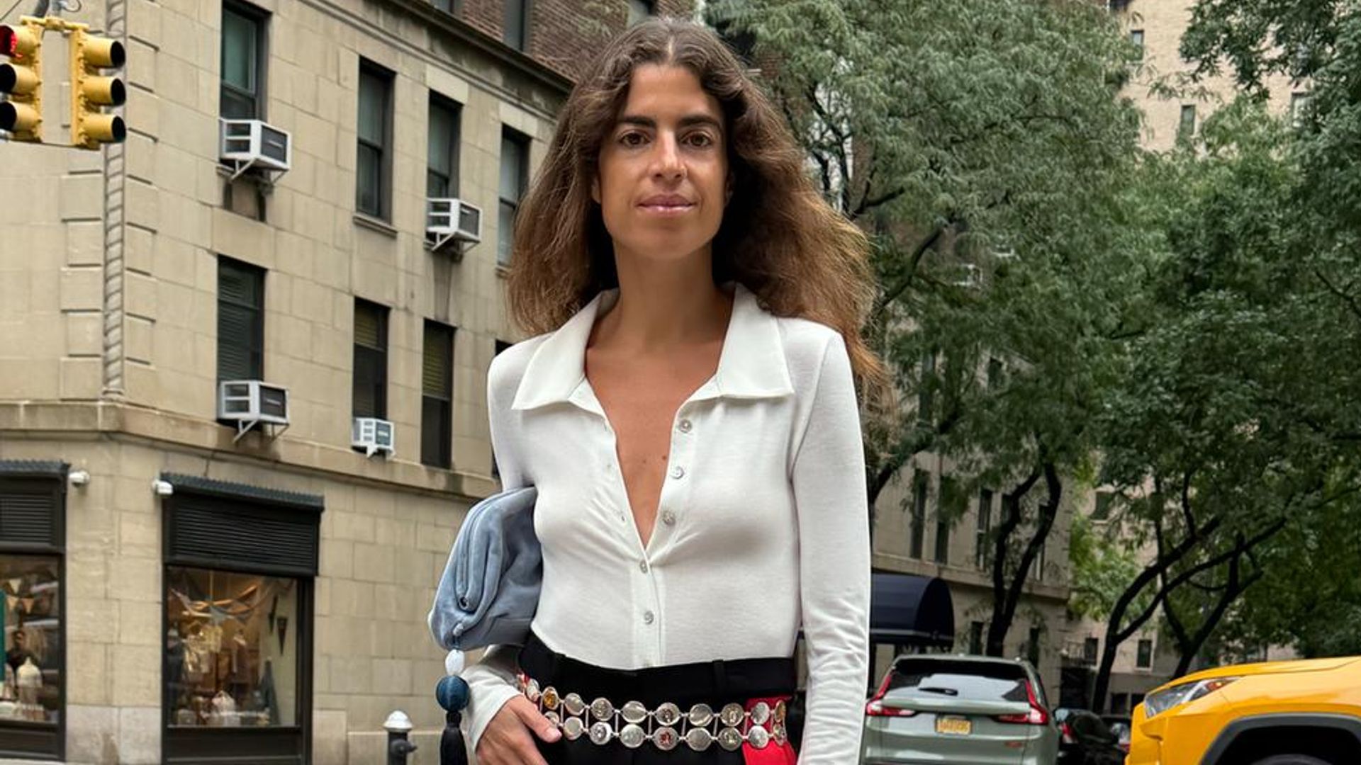 El manual de Leandra Medine para triunfar en el entretiempo: así es su nueva colección con Zara
