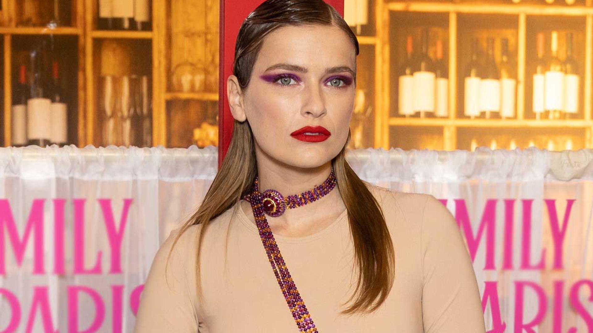 12 peinados y maquillajes de fiesta que nos convencen de probar un look diferente en Navidad