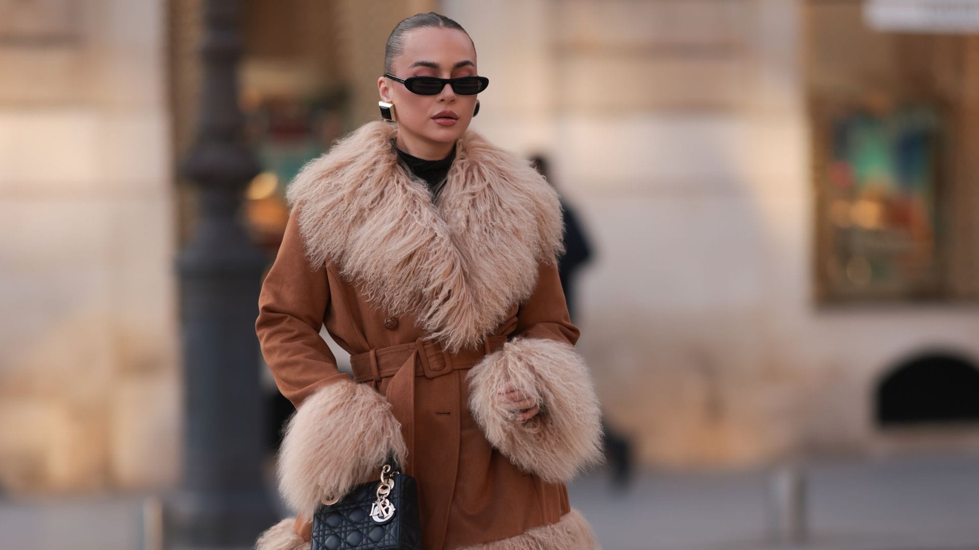 Del 'street style' a tu armario: 24 abrigos largos que solucionan todos los looks de invierno