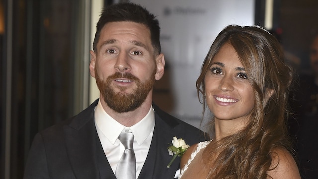 Lionel Messi y Antonela Roccuzzo el día de su boda en el City Center Rosario Hotel & Casino en Rosario, Argentina.  