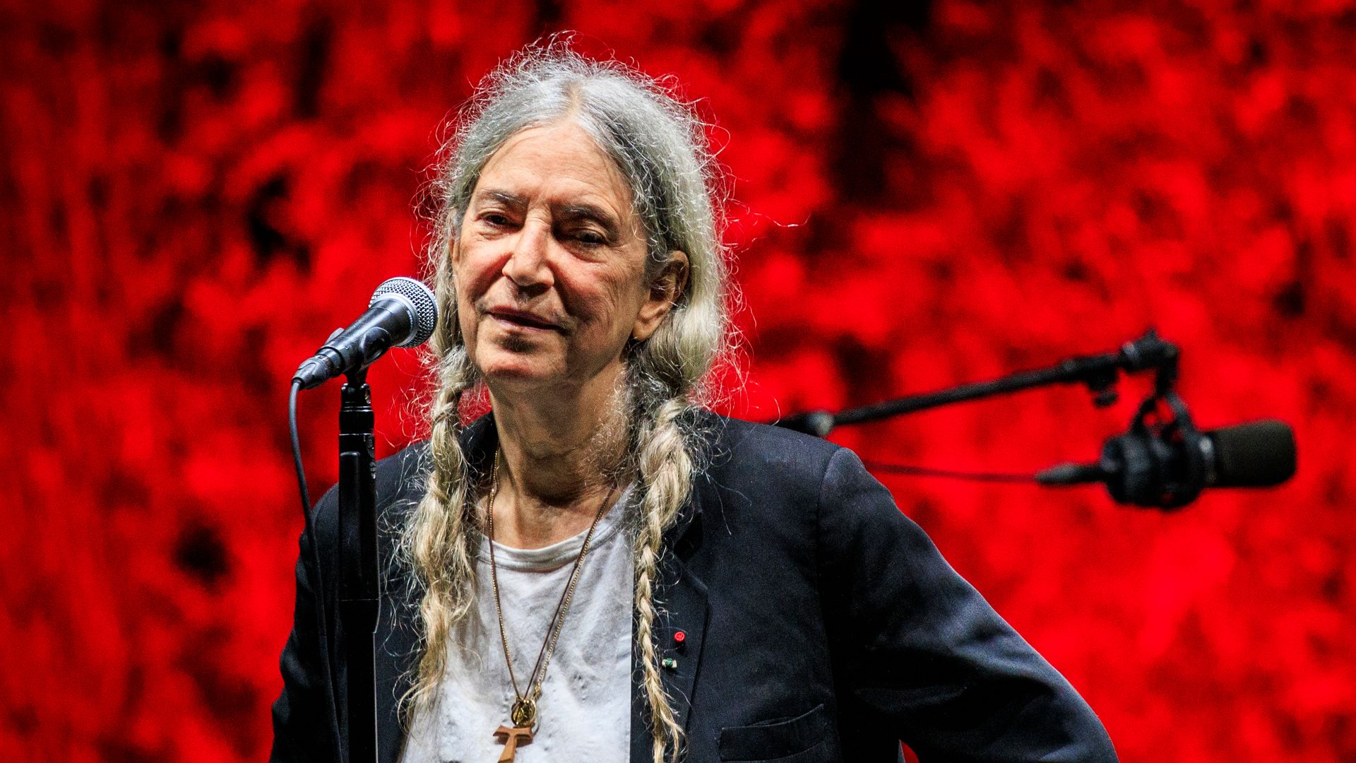 Patti Smith vuelve a Gijón antes del Premio Princesa de Asturias: un paseo por la ciudad entre rock, poesía y sidra frente al Cantábrico
