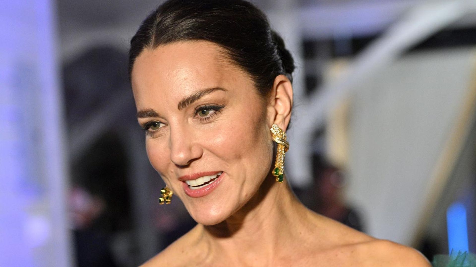 Las fabulosas joyas de la reina Isabel II que lució Kate en la cena de gala con el gobierno jamaicano