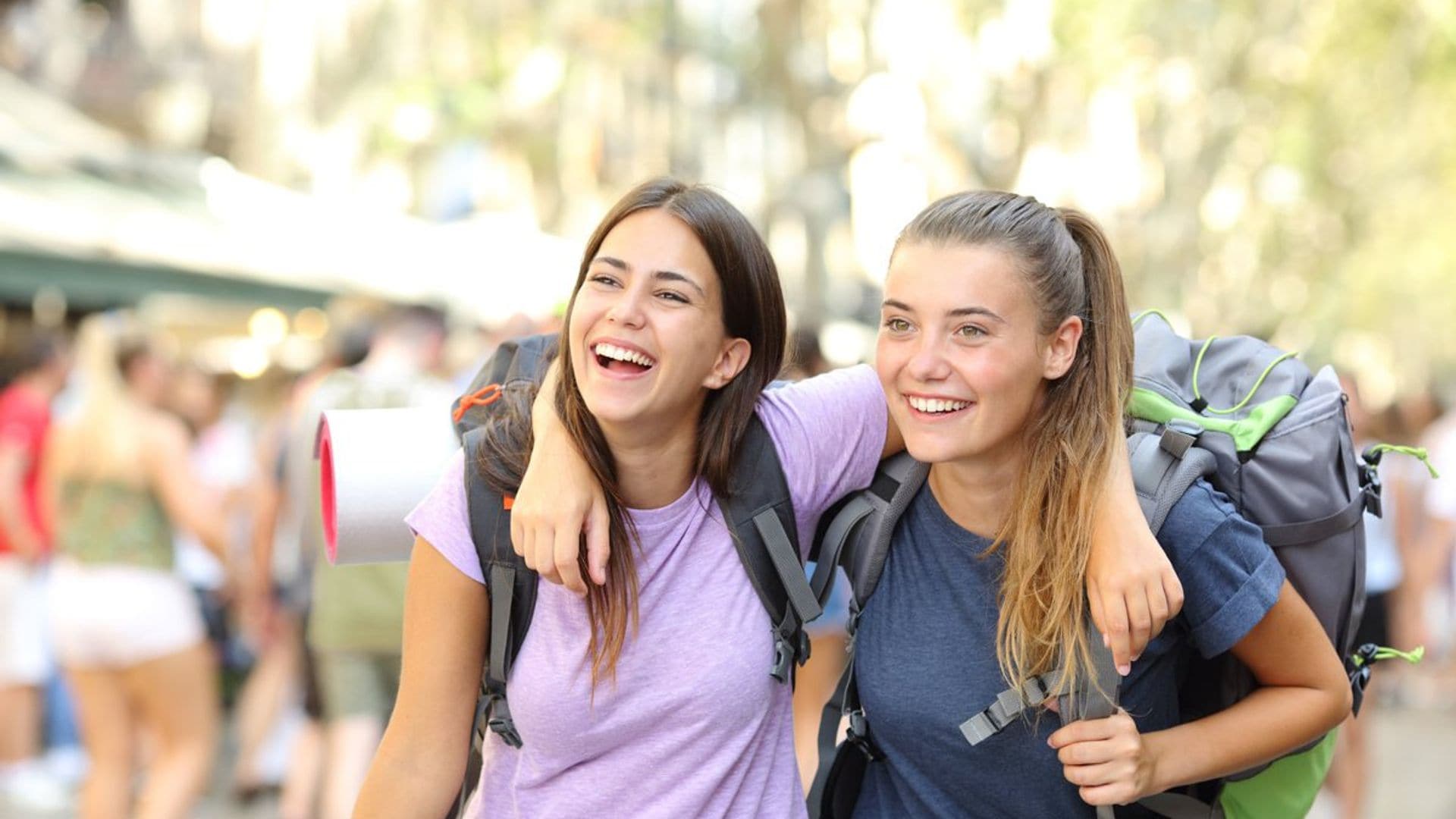 ‘Mi hijo adolescente quiere viajar solo con sus amigos: ¿le doy permiso?’