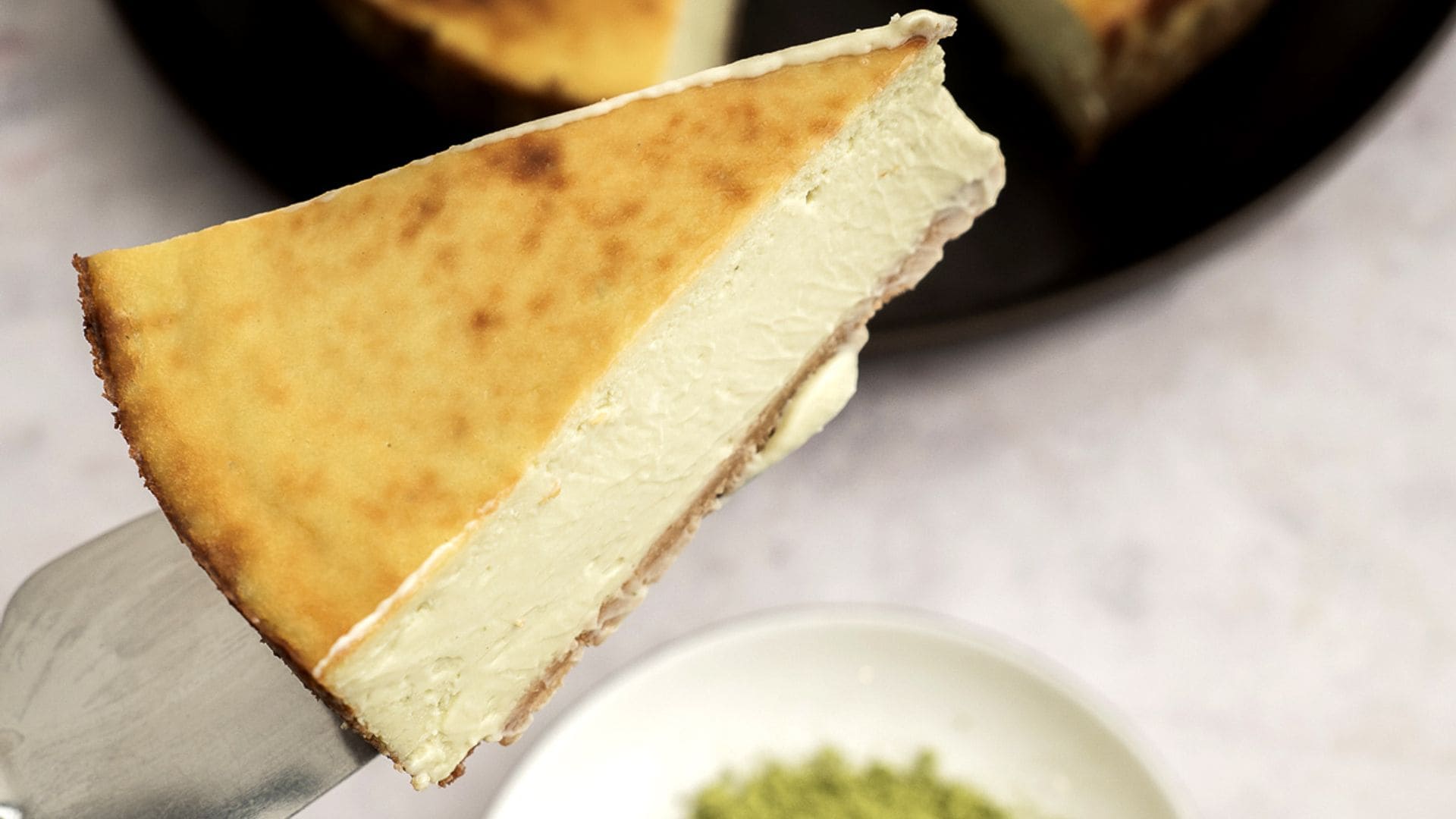 Tarta de chocolate blanco y té matcha