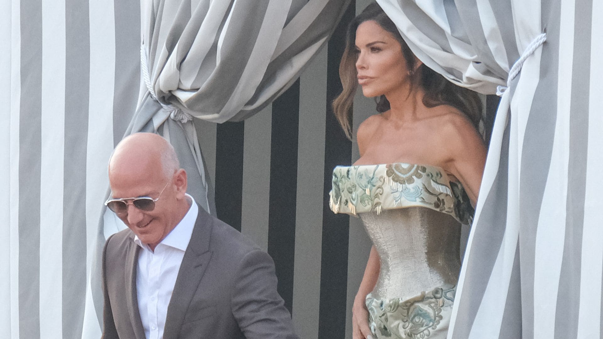 Lauren Sánchez sorprende con su primer vestido de 'novia': un espectacular Schiaparelli de alta costura
