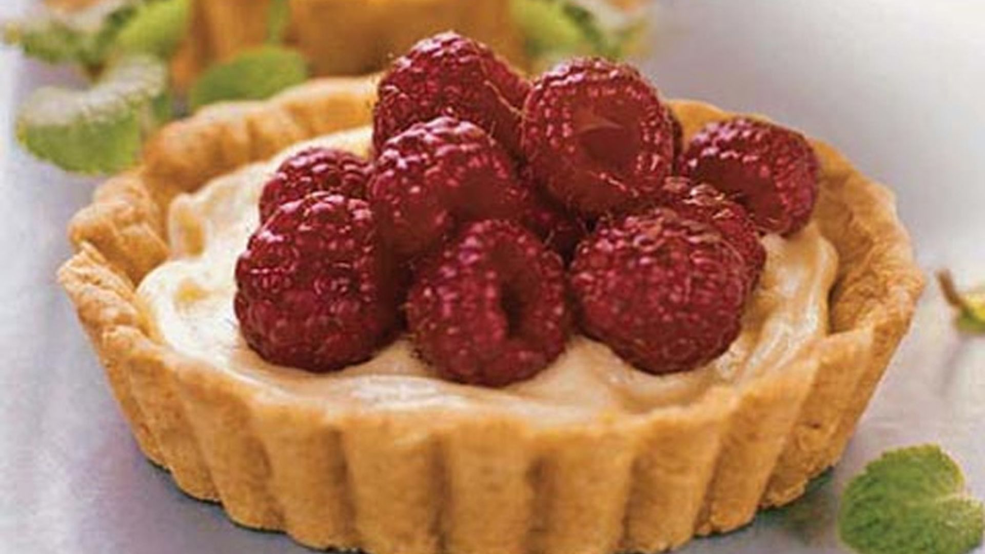 Tartaletas de frambuesa con licor de mandarina